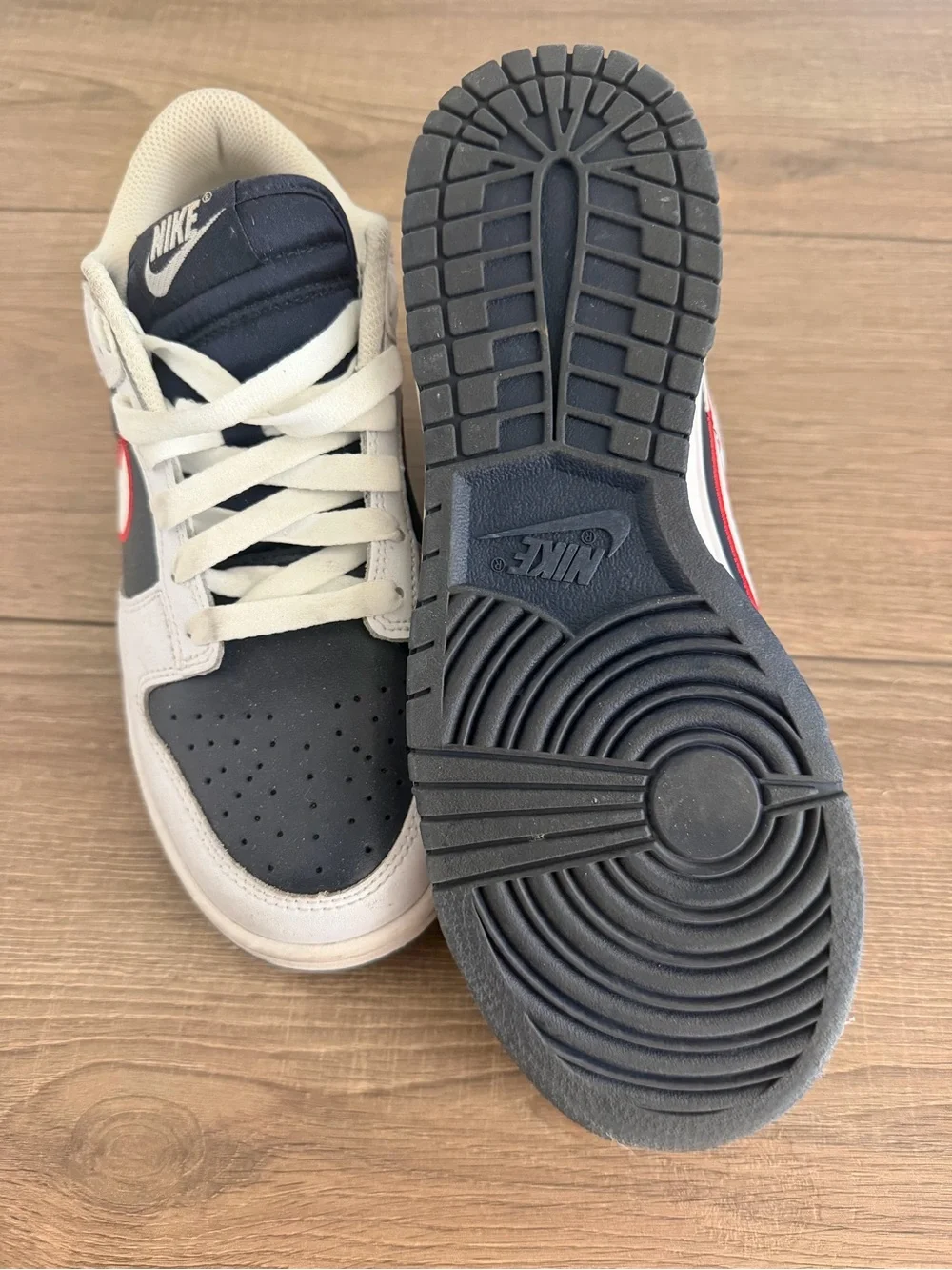 Nike Low-Top Sneakers - Navy, White & Red Trim